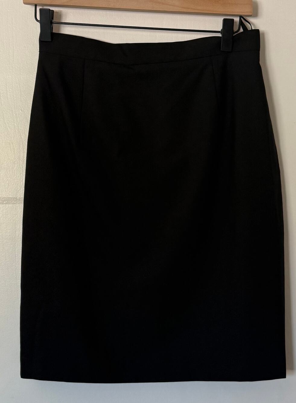 Vintage Austin Reed Black Pencil Skirt 100% Worsted Wool, 4